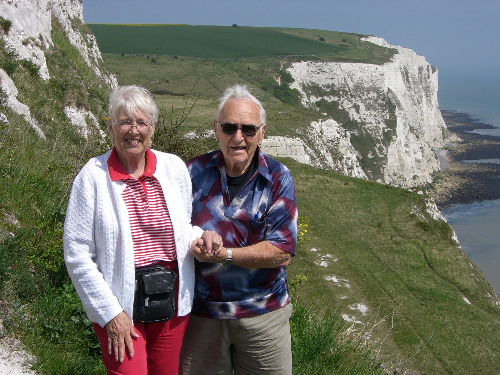 Gen & Ellie at White Cliffs